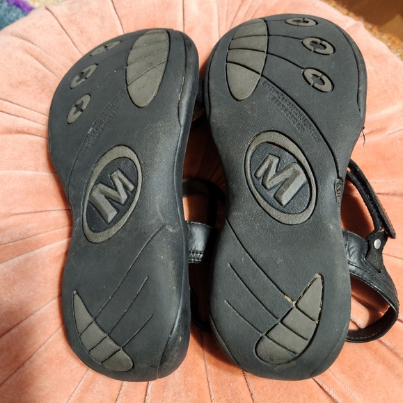 Merrell black leather studded low profile sandals sz 6 - Picture 8 of 9